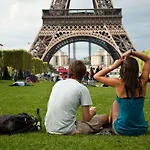 Eiffel Tower Champs De Mars Appartamento Parigi