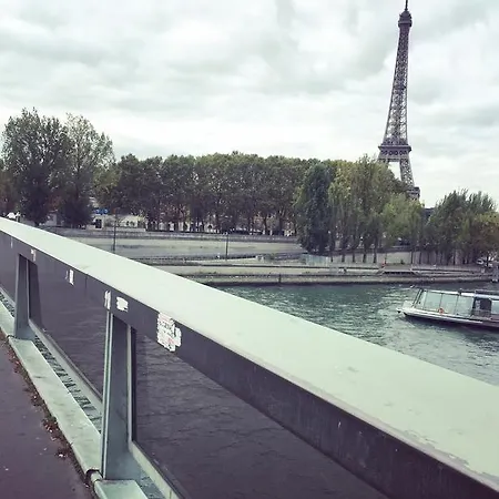 Apartment Eiffel Tower Champs De Mars