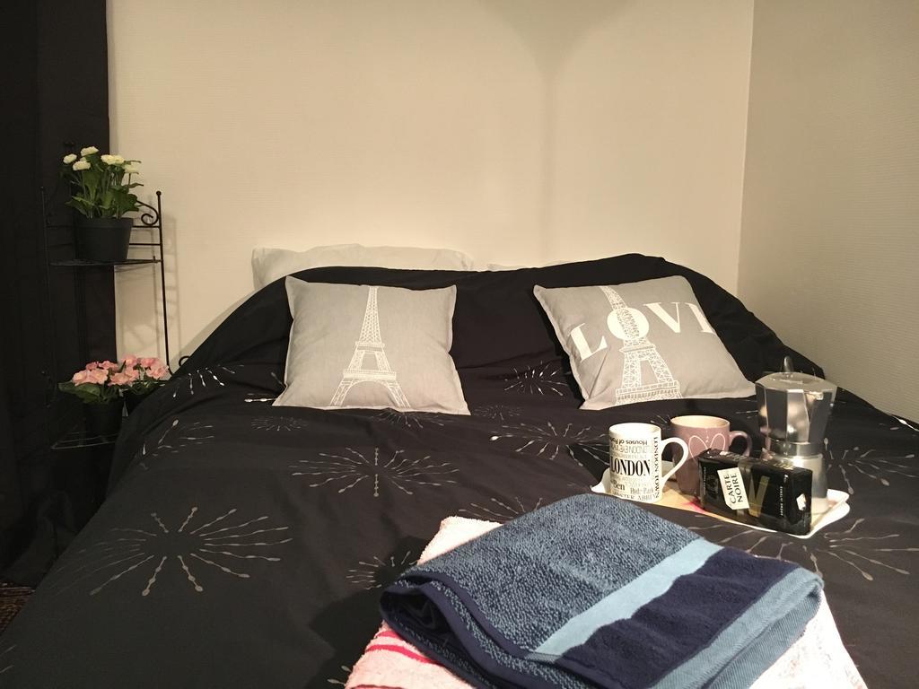 Eiffel Tower Champs De Mars *